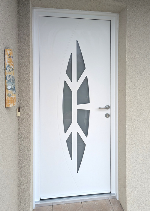 menuiserie-petit87-menuiserie-exterieure-porte-d-entree-pcv-blanc1