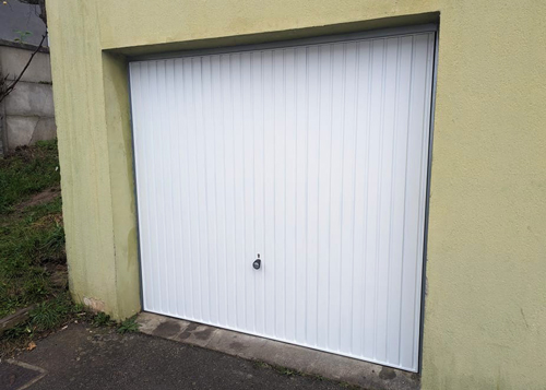 menuiserie-petit87-menuiserie-exterieure-porte-de-garage-basculante