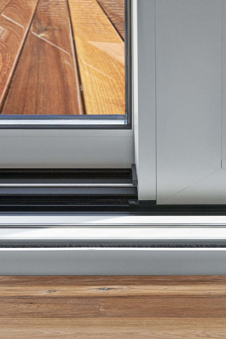 menuiserie-petit87-menuiserie-interieure-exterieure-aluminium-baie-vitree-rail